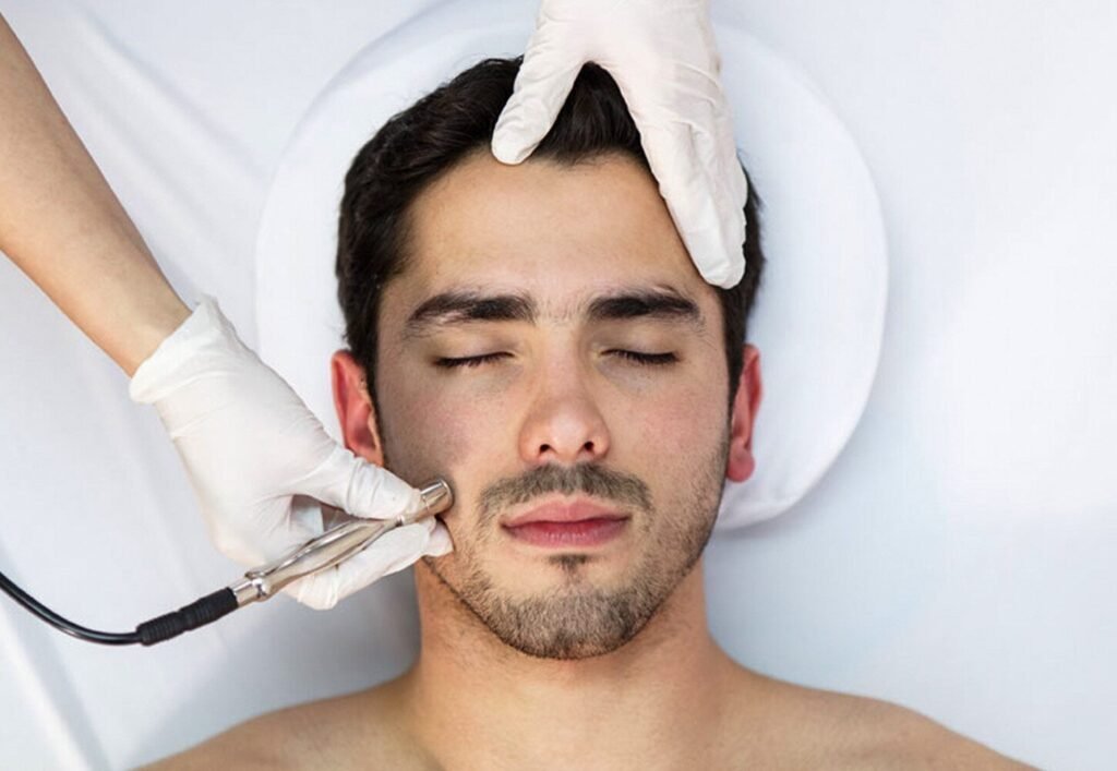 Revolutionizing Men's Skincare in Dubai with Lamsat Fan's Hydrafacial Treatment in Dubai